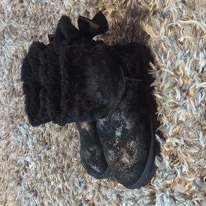 Black metallic ugg bailey bow